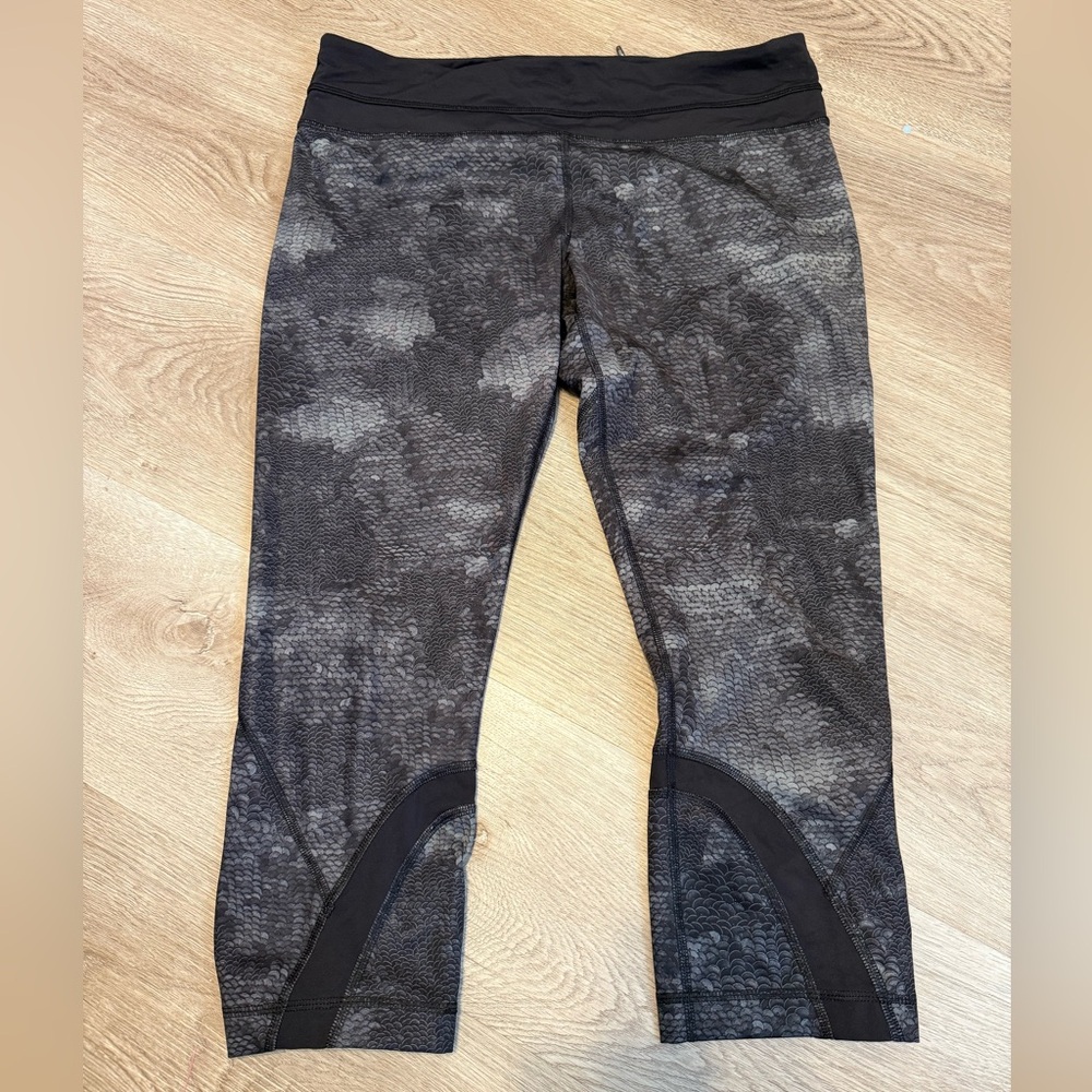 Lululemon Run: Inspire Crop II All Full-On Luxtreme, Black/Gray, Size 10